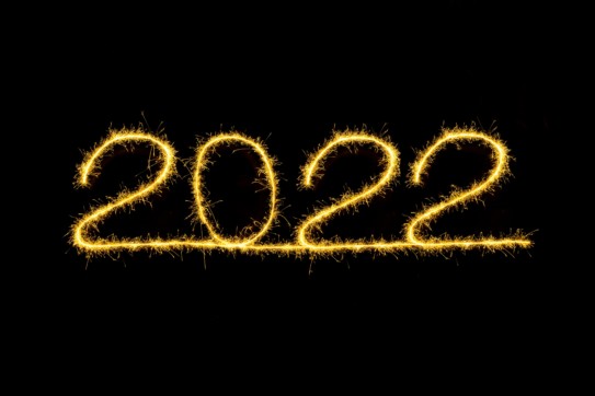 Sparkler writing "2022."